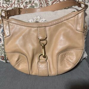 Beautiful Authentic Coach Tan Leather Shoulder Bag